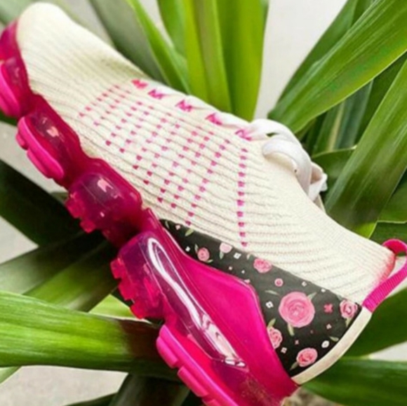 Sporty Floral Print White Sneakers - Picture 2 of 5